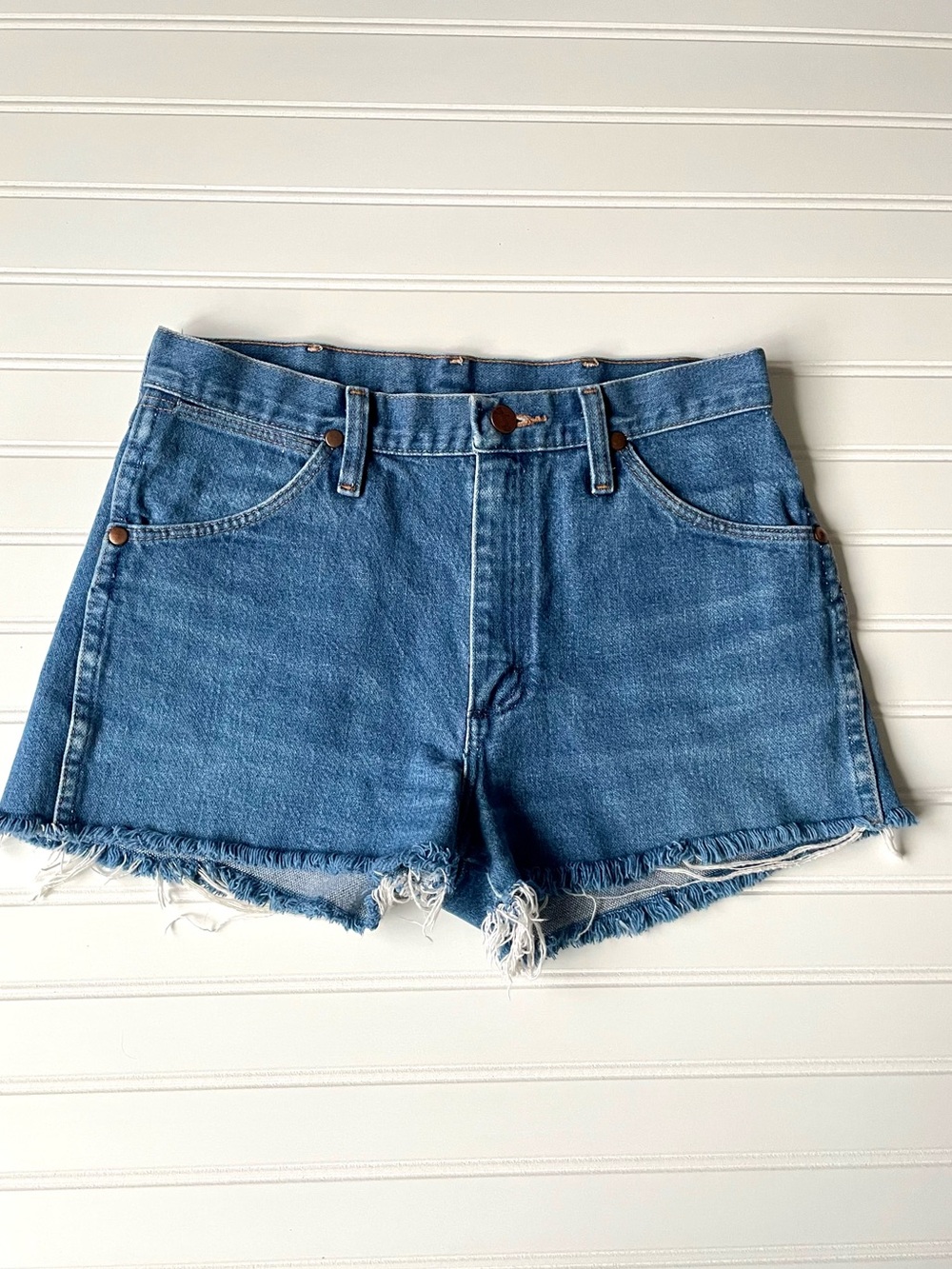 Wrangler Cowboy Shorts 13MWZ Sz 29 Blue Hi-Rise Fray Hem Country Denim Cutoffs